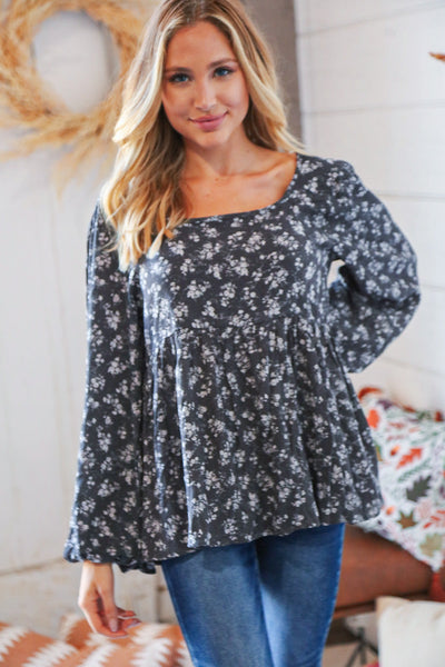 Charcoal Crinkle Floral Lace-Up Woven Bubble Sleeve Top